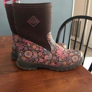 Muck boots